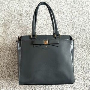 ✝️ HP!! 🥳 Kate Spade | LIKE NEW!! Medium Grey Satchel